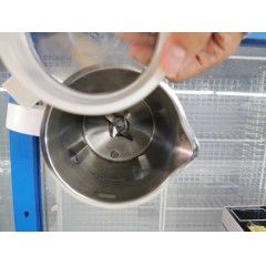 美的（Midea)精致容量破壁机可做辅食豆浆榨汁1-2人食小容量豆浆机DJ06B-C0601